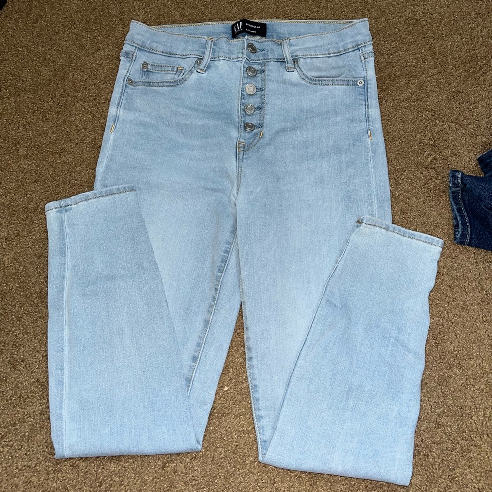 GAP never worn w no tags